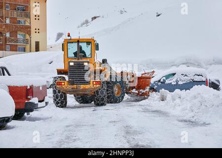 Inverno sgombero della strada spartineve Foto Stock