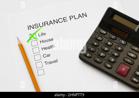 Piano assicurativo spessa schema casella con una crocetta sulla vita Foto Stock