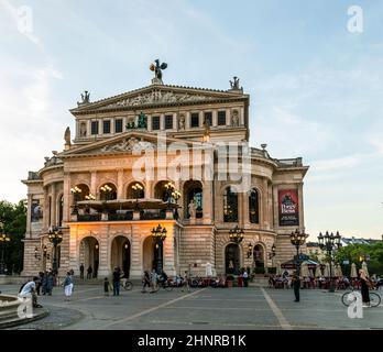 Alte Oper di notte a Francoforte Foto Stock