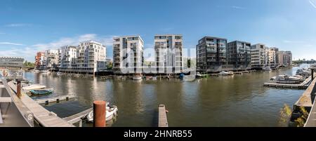 Westhafen nella zona portuale di Francoforte, Germania Foto Stock