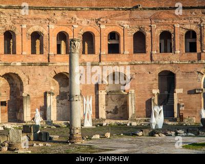 Le rovine dei Mercati di Traiano (Mercati di Traiano Roma). Italia Foto Stock