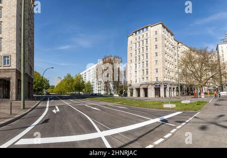 Karl-Marx-Allee, un monumentale viale socialista dell'ex Berlino Est Foto Stock