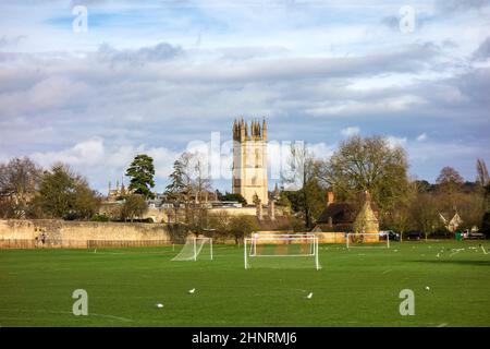 Parco giochi e Cappella torre del Merton College. Università di Oxford, Oxford Foto Stock