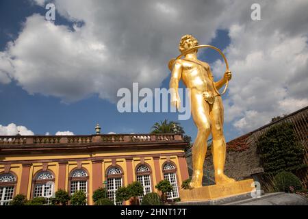 Golden scultura nella Orangerie di residenza Weilburg, Hessen, Germania Foto Stock