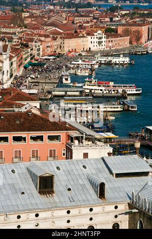 Molo della gondola e molo di Plaza San Marco Foto Stock