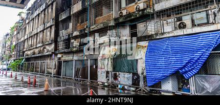 Le vecchie aree povere e sporche di Bangkok in Thailandia sono sgradevoli. Foto Stock