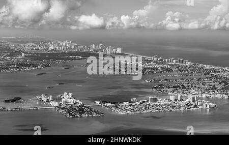 Antenna oftown e spiaggia di Miami Foto Stock