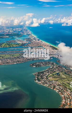 Antenna oftown e spiaggia di Miami Foto Stock