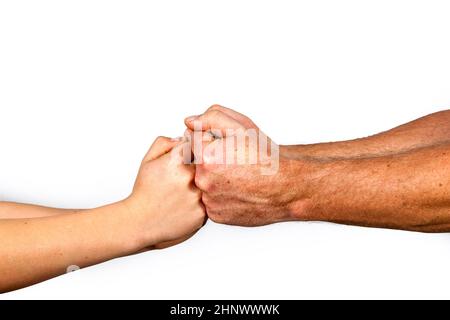 il pugno al pugno simboleggia la stabilità del rapporto padre-figlio Foto Stock