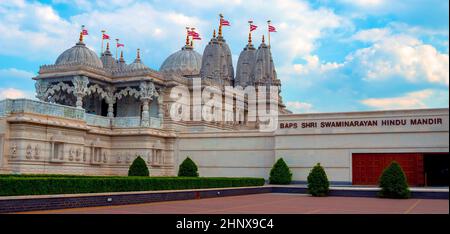 Il più grande tempio indù fuori dall'India, il tempio Shri Swaminarayan a Neasden, Londra, Regno Unito. Foto Stock