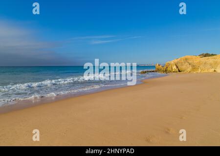 Bellissima spiaggia vicino Portimao, Algarve, Portogallo Foto Stock