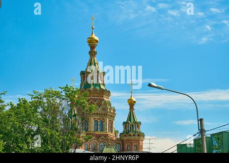 Cattedrale dei Santi Apostoli Pietro e Paolo a Peterhof, regione di Leningrado, Russia Foto Stock