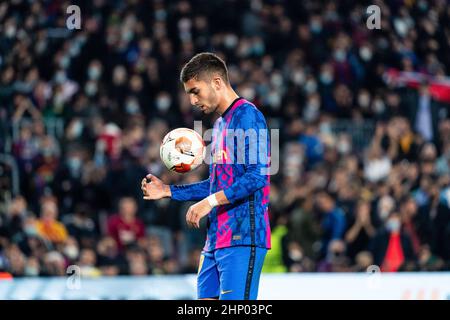 Barcellona, Spagna. 17th Feb 2022. Ferran Torres di Barcellona reagisce durante la partita di calcio della UEFA Europa League tra Barcellona e Napoli a Barcellona, Spagna, 17 febbraio 2022. Credit: Joan Gosa/Xinhua/Alamy Live News Foto Stock