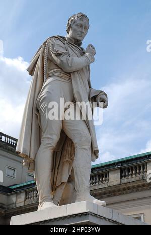 Statua del generale prussiano Gerhard Johann David Waitz von Scharnhorst, via generale di origine anoveriana 'Unter den Linden', Berlino Germania Foto Stock