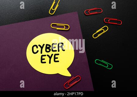 Didascalia concettuale Cyber Eye, Word written on tool si impegna a sviluppare tecnologie intelligenti nella sicurezza informatica pensare nuove idee brillanti rinnovare Creativi Foto Stock