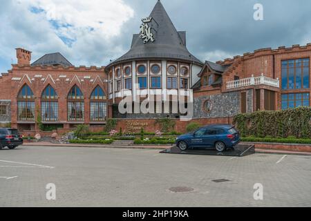 Kaliningrad, Russia - 18 maggio 2021: Ingresso al centro ricreativo residenza Kings Foto Stock