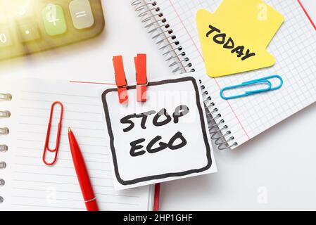 Text caption Presenting Stop Ego, Business Overview Controlla la tua ossessione su una decisione o un evento o qualsiasi cosa di colorato perpetivo pensiero positivo Foto Stock