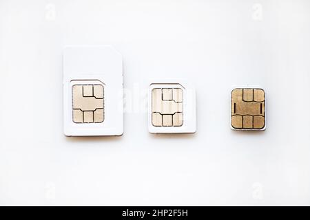 schede sim isolate su sfondo bianco Foto Stock