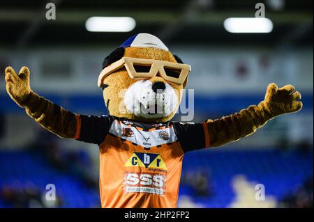 Warrington, Inghilterra - 17 Febbraio 2022 - Castleford Tigers mascotte durante la Rugby League Betfred Super League Round 2 Warrington Wolves vs Castleford Tigers allo stadio Halliwell Jones di Warrington, Regno Unito Dean Williams Foto Stock