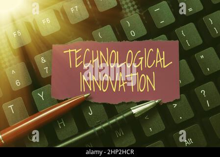 Testo che mostra l'ispirazione innovazione tecnologica, concetto di Internet Nuova invenzione dalla conoscenza tecnica del prodotto Abstract creare la tipizzazione online Foto Stock