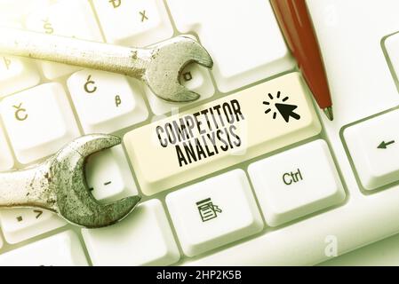 Testo della scrittura analisi della concorrenza, Word for determinare la debolezza di forza del mercato competitivo Abstract creazione di esperienza sicura di Internet, Preve Foto Stock