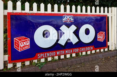 Smalto Advertisng segno per oxo Cube Foto Stock