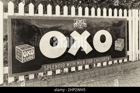 Smalto Advertisng segno per oxo Cube Foto Stock