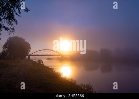 Beauty River Warta all'alba Foto Stock