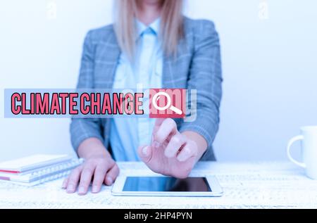 Segno che mostra il cambiamento climatico, parola scritta su aumento della temperatura media globale trasformazione del tempo visualizzazione della nuova tecnologia per smartphone, di Foto Stock