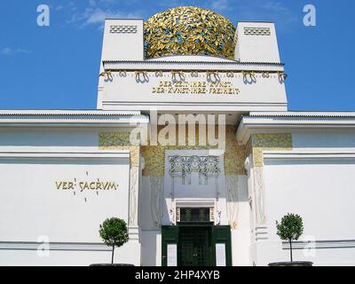 L'edificio secessionale di Vienna progettato da Joseph Maria Olbrich per esporre l'arte d'avanguardia Foto Stock