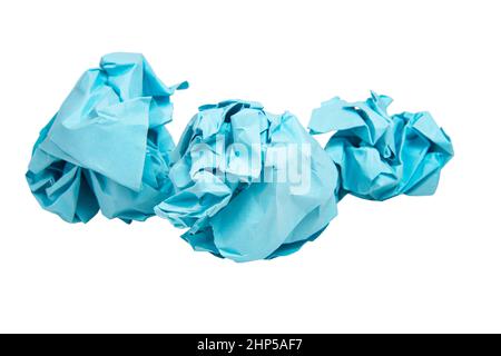 Palle di carta blu sgualcite isolate su sfondo bianco Foto Stock