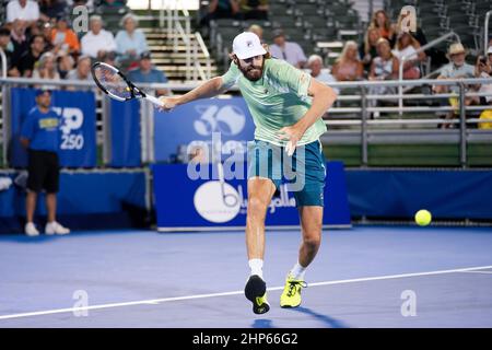 Florida, Stati Uniti. 18th Feb 2022. Febbraio, 18 - Delray Beach: Rielly Opelka (USA) suona Adrian Mannarino (fra) nei quarti di finale del Delray Beach Open 2022 entro il Vitacost.com. Il 18 febbraio 2022 a Delray Beach, Florida. Credit: Andrew Patron/MediaPunch Credit: MediaPunch Inc/Alamy Live News Foto Stock