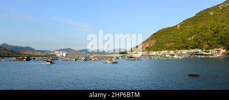 Una vista di Pichic Bay e Sok Kwu WAN nell'isola di Lamma, Hong Kong. Foto Stock