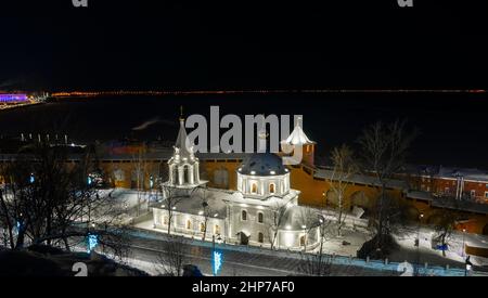 Chiesa di Simeonovsky nel Cremlino di Nizhny Novgorod. Una splendida vista notturna invernale. Foto Stock