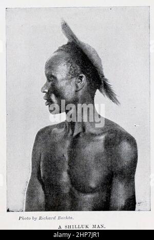 Un uomo Shilluk lo Shilluk (Shilluk: CHOLLO) è un gruppo etnico Luo Nilotic maggiore del Sudan meridionale, che vive su entrambe le rive del fiume Nilo, nelle vicinanze della città di Malakal. Dal libro The Living Races of Mumann; Volume 2 di Henry Neville Hutchinson, pubblicato a Londra nel 1901 da Hutchinson & co Foto Stock