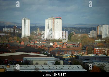 Skyline di Salford con Shopping City e appartamenti per studenti Foto Stock