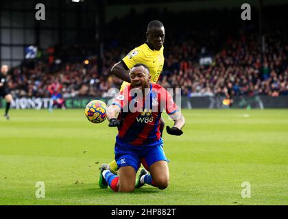 Londra, Regno Unito. 19th Feb 2022. 19th febbraio 2022; Selhurst Park, Crystal Palace, Londra, Inghilterra; Premier League Football, Crystal Palace versus Chelsea: Malang Sarr of Chelsea affronta Jordan Ayew of Crystal Palace Credit: Action Plus Sports Images/Alamy Live News Foto Stock