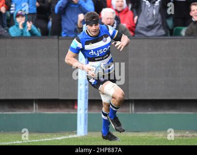 Bath, Regno Unito. 19th Feb 2022. 19th febbraio 2022 ; The Recreation Ground, Bath, Somerset, Inghilterra; Gallagher Premiership Rugby, Bath Versus Leicester; Josh Bayliss of Bath ottiene un credito Try: Action Plus Sports Images/Alamy Live News Foto Stock