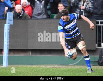 Bath, Regno Unito. 19th Feb 2022. 19th febbraio 2022 ; The Recreation Ground, Bath, Somerset, Inghilterra; Gallagher Premiership Rugby, Bath Versus Leicester; Josh Bayliss of Bath ottiene un credito Try: Action Plus Sports Images/Alamy Live News Foto Stock