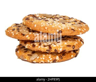 Biscotti interi di cereali con semi isolati su sfondo bianco Foto Stock