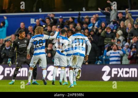 LONDRA, REGNO UNITO. FEBBRAIO 19th la Ilias Chair di QPR segna e celebra il suo obiettivo durante la partita del campionato Sky Bet tra Queens Park Rangers e Hull City al Kiyan Prince Foundation Stadium., Londra sabato 19th febbraio 2022. (Credit: Ian Randall | MI News) Credit: MI News & Sport /Alamy Live News Foto Stock