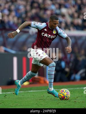 Ashley Young di Aston Villa durante la partita della Premier League a Villa Park, Birmingham. Data foto: Sabato 19 febbraio 2022. Foto Stock