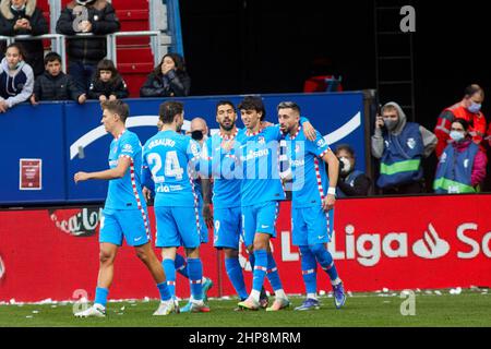 I giocatori di Atletico de Madrid festeggiano il gol segnato da Joao Felix durante la partita la Liga Santander tra CA Osasuna y Club Atletico de Madrid (0-3) all'Estadio El Sadar di Pamplona, Spagna. Credit: Iñigo Alzugaray/Alamy Live News Foto Stock