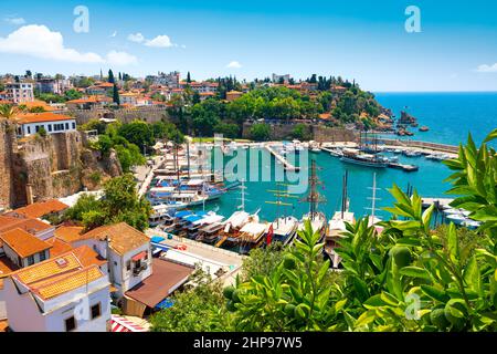 Porto nella città vecchia di Antalya o Kaleici in Turchia Foto Stock