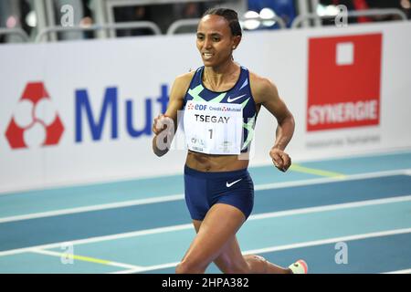 Gudaf Tsegay (ETH) vince il miglio femminile nelle 4:21.72durante l'incontro Hauts-de-France Pas-de-Calais all'Arena Stade Couvert, giovedì 17 febbraio 2022, a Lieven, Francia. (Jiro Mochizuki/immagine dello sport) Foto Stock