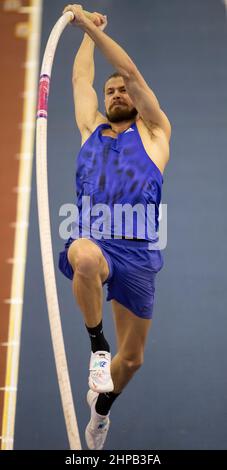 Rutger Koppelaar dei Paesi Bassi che gareggia nella pole vault al Muller Indoor Grand Prix, World Indoor Tour Gold, Utilita Arena Birmingham UK o Foto Stock