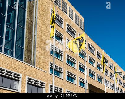 Laeken, Bruxelles / Belgio - 02 25 2019: Moderna facciata rettangolare dell'edificio Herman Teirlinck, l'ufficio amministrativo principale del Flem Foto Stock