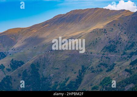 Bellissimo paesaggio della regione montuosa della Georgia, Tusheti Foto Stock