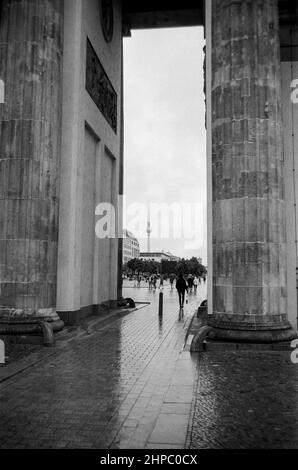 Ho scattato una foto con una macchina fotografica da 35mm e qualche Ilford HP5. Ho scattato la foto mentre ero in vacanza a Berlino, in Germania. Foto Stock