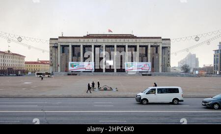 MINSK, BIELORUSSIA - 20 FEBBRAIO 2022: Costruzione del Palazzo della Repubblica nel centro della città Foto Stock